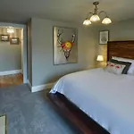 Holiday home Host & - Arncliffe View