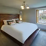 Host & - Arncliffe View Holiday home