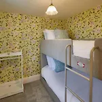 Holiday home Host & - Arncliffe View