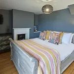 Holiday home Host & - Arncliffe View *