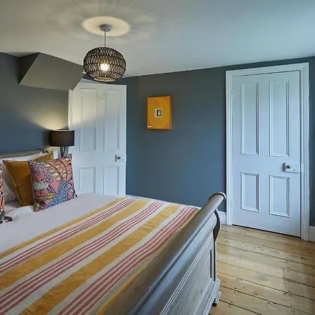 Holiday home Host & - Arncliffe View